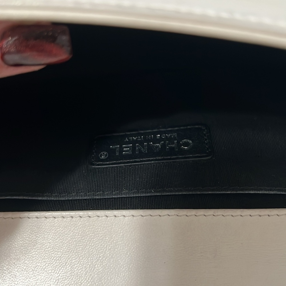 Medium Boy Chanel Bag Bi-Color Smooth Bag - Picture 16 of 16